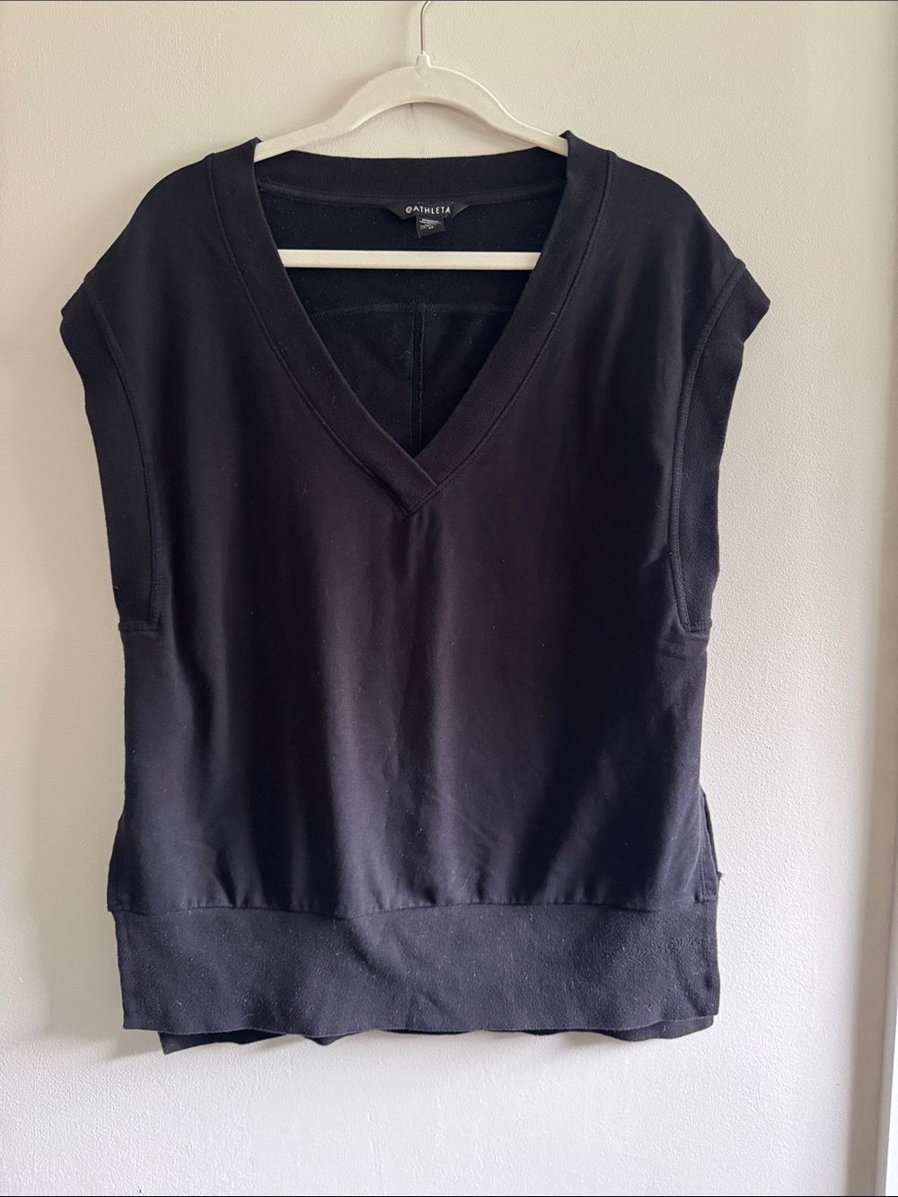 Athleta Black V-Neck Sleeveless Tank Top